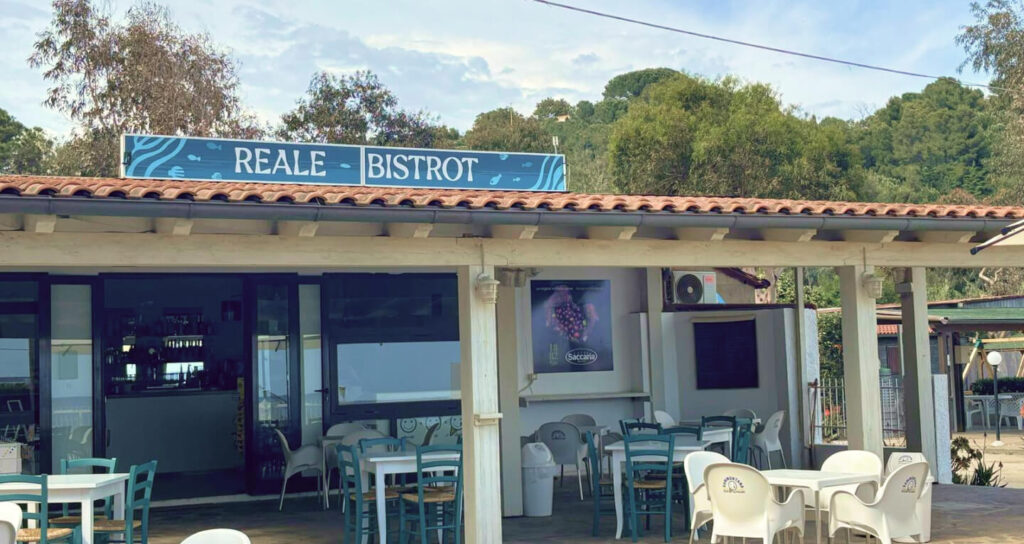 Esterno del Reale Bar Bistrot
